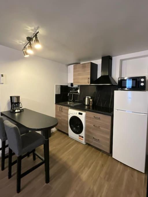 Ks Paris Studio Appart Near Station Gare Du Nord And Gare De L Est ภายนอก รูปภาพ